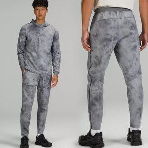 Lululemon Men's Grey Textured Tech Pant - Size Medium